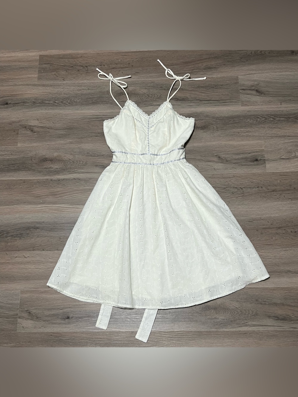 VTG Candi Jones California Size 9 Dress White Eyelet Lace Tie Shoulders 1970s